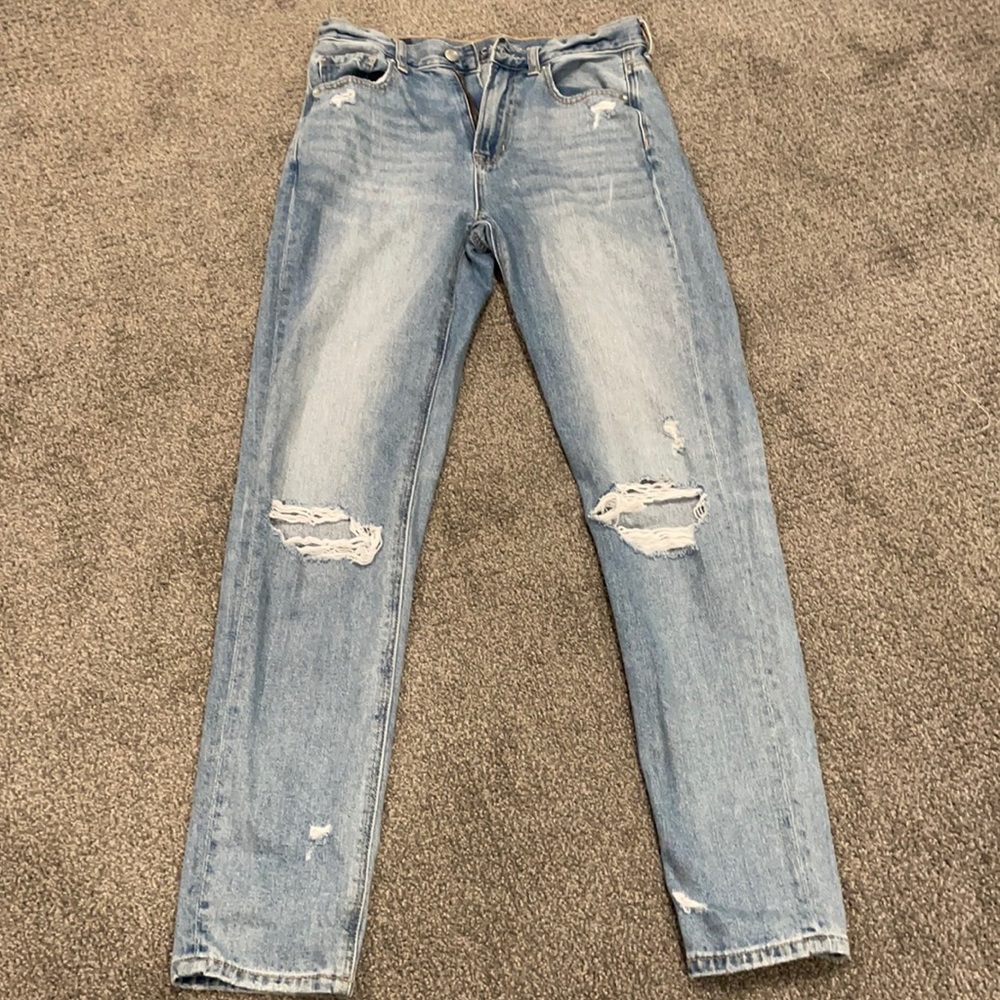 american eagle light blue high rise mom jeans size 2 long!